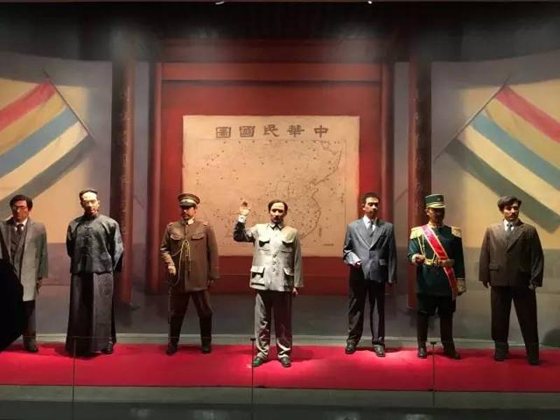 1912年孙中山任中华民国临时大总统就职典礼蜡像。